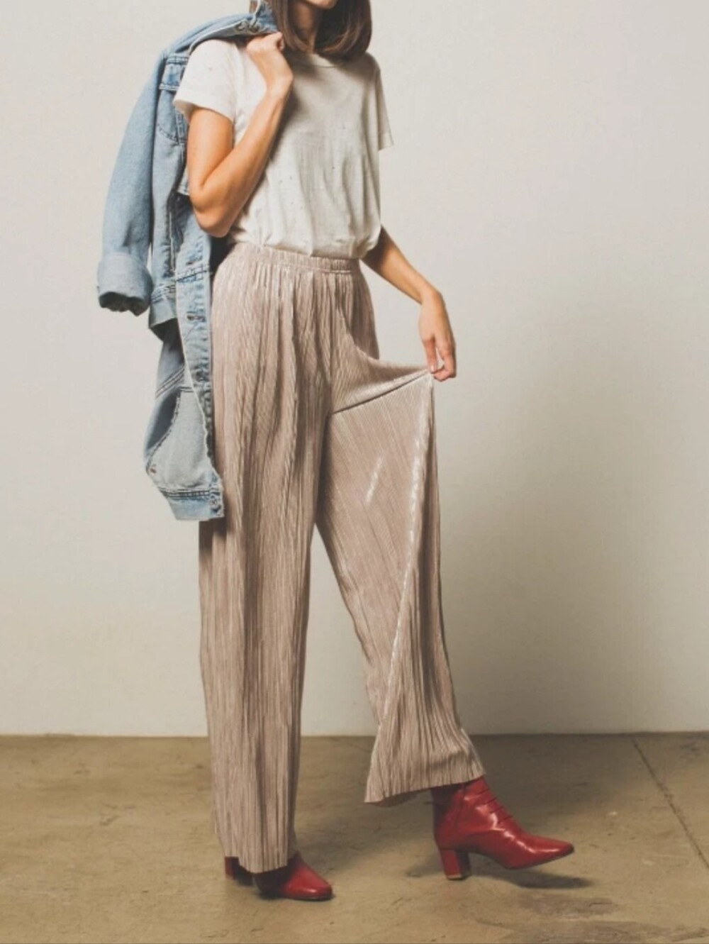 Wide-Leg Pleated Velvet Pants - Cream